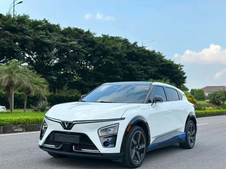 Vinfast VF7