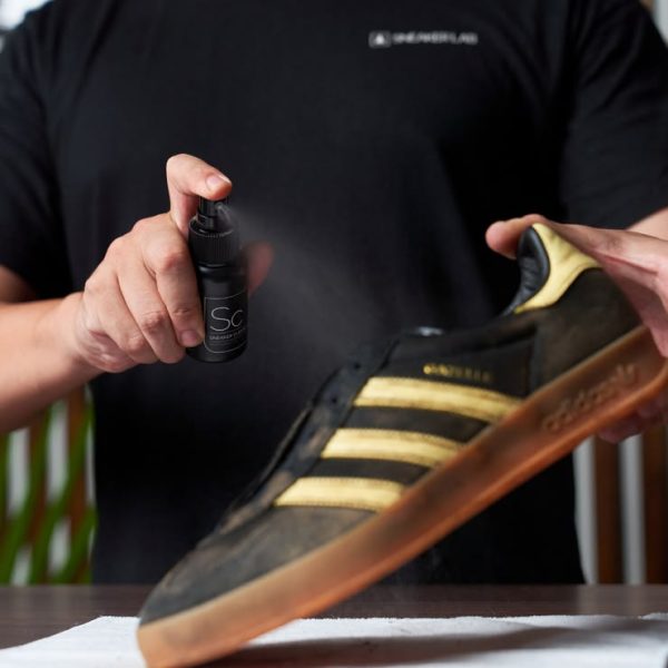 vệ sinh giày, vệ sinh giày Nike Bắc Ninh, vệ sinh giày Adidas Bắc Ninh, vệ sinh New Balance Bắc Ninh, giặt giày Nike, giặt giày Adidas, vệ sinh sneaker Bắc Ninh