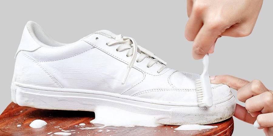 vệ sinh giày, giặt giày trắng Bắc Ninh, vệ sinh sneaker trắng, làm sạch giày trắng, tẩy ố giày trắng, vệ sinh giày trắng bị ố vàng