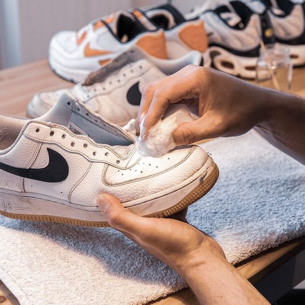 vệ sinh giày, vệ sinh giày Nike Bắc Ninh, vệ sinh giày Adidas Bắc Ninh, vệ sinh New Balance Bắc Ninh, giặt giày Nike, giặt giày Adidas, vệ sinh sneaker Bắc Ninh