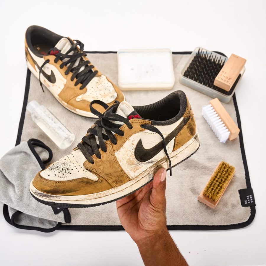 vệ sinh giày hàng hiệu, vệ sinh giày cao cấp Bắc Ninh, giặt giày hàng hiệu, vệ sinh sneaker hàng hiệu, spa giày hàng hiệu Bắc Ninh, chăm sóc giày hàng hiệu